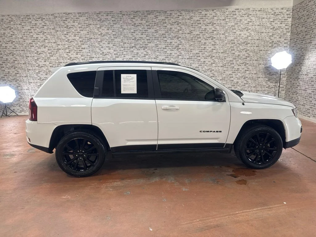 Used 2015 Bright White Clearcoat Jeep Sport image 8
