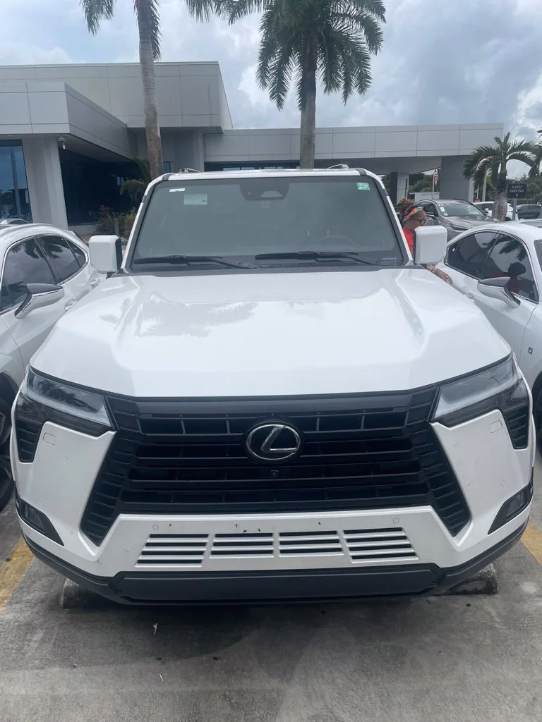 Used 2025 White Pearl Lexus 550 Premium+ image 4