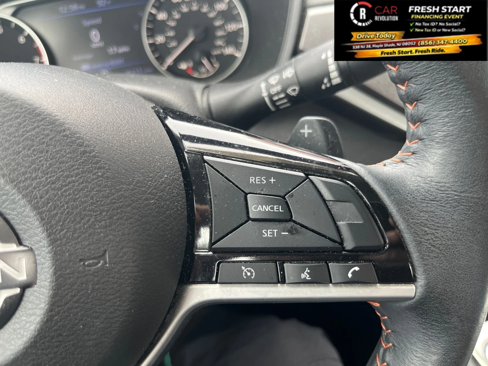 Used 2025 Pearl White Tricoat Nissan SR image 21