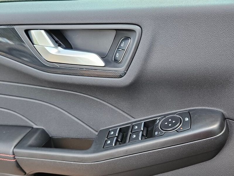 New 2026 Star White Metallic Tri-coat Ford ST-Line image 32