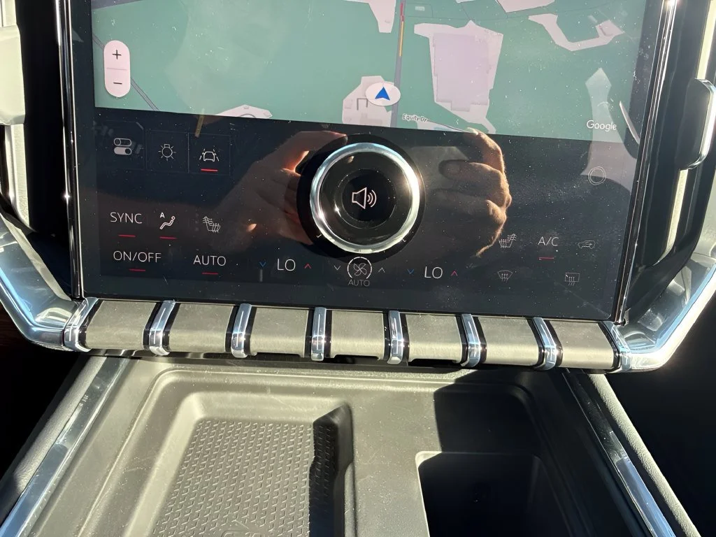 New 2027 Summit White GMC Elevation image 24