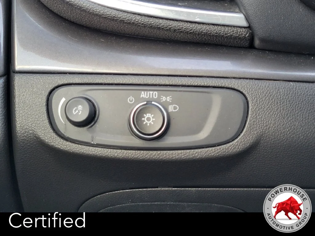 Used 2020 Blue Buick Preferred image 26