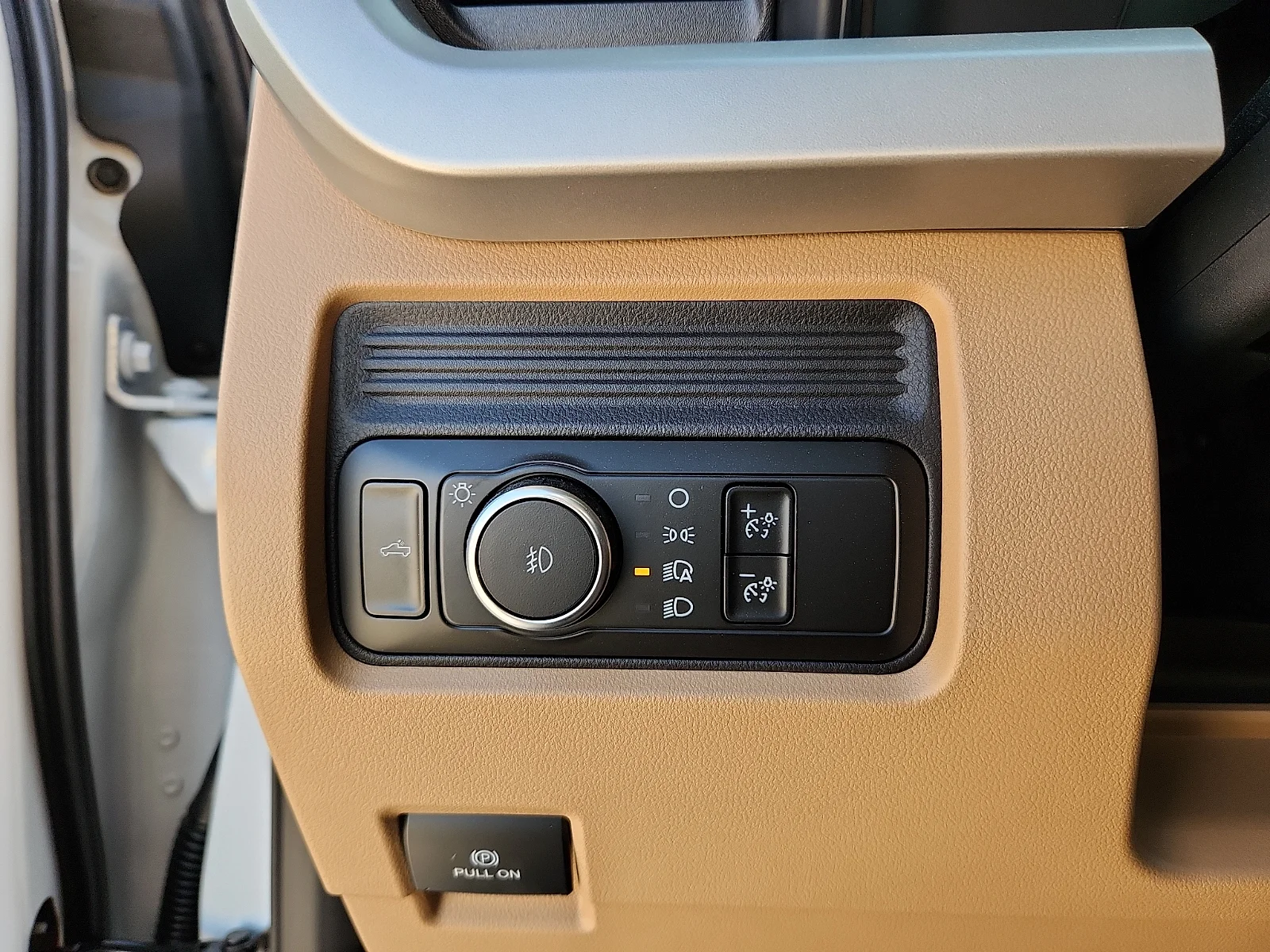 New 2027 Oxford White Ford XLT image 19