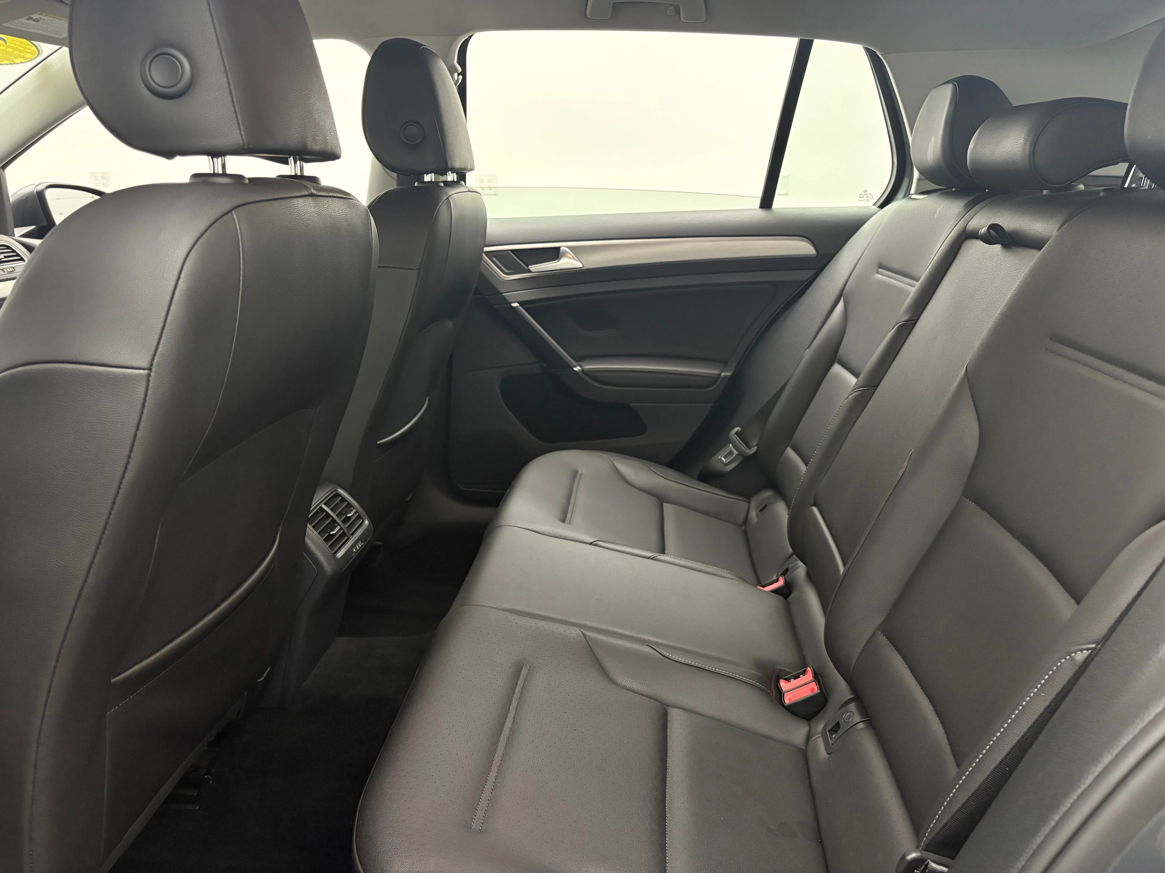 Used 2015 Platinum Gray Metallic Volkswagen TDI S 4-Door image 34