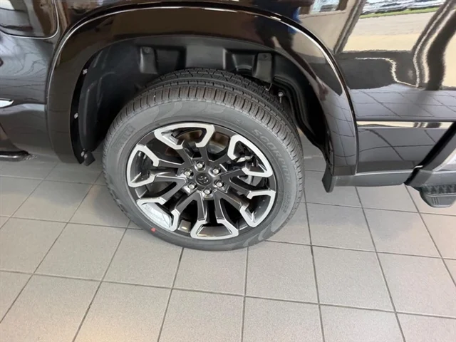 New 2026 Diamond Black Crystal Pearl-Coat Exterior Paint RAM Limited image 7