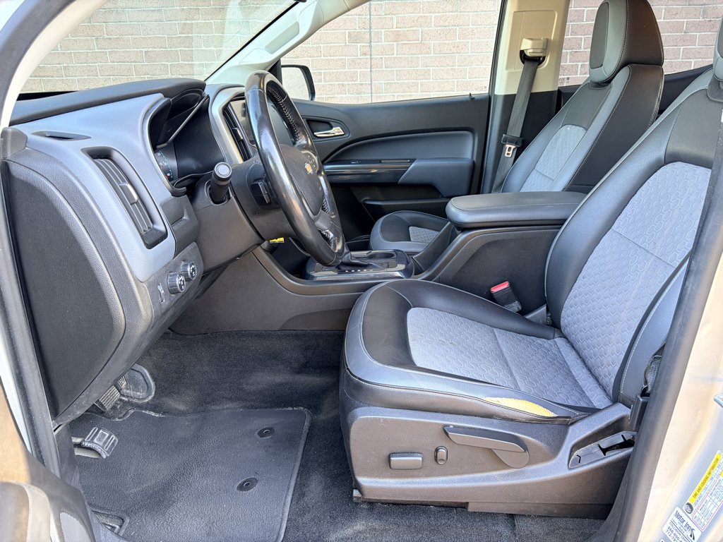Used 2018 SILVER Chevrolet 4WD Z71 image 10