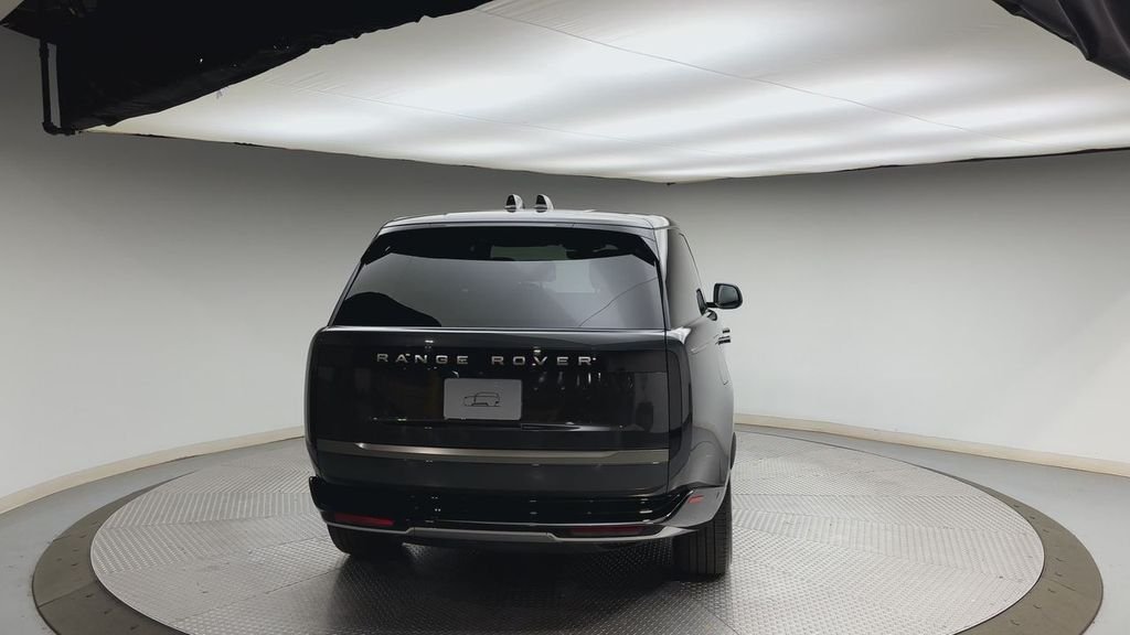 Certified Used 2025 Carpathian Gray Premium Metallic Land Rover SE image 3