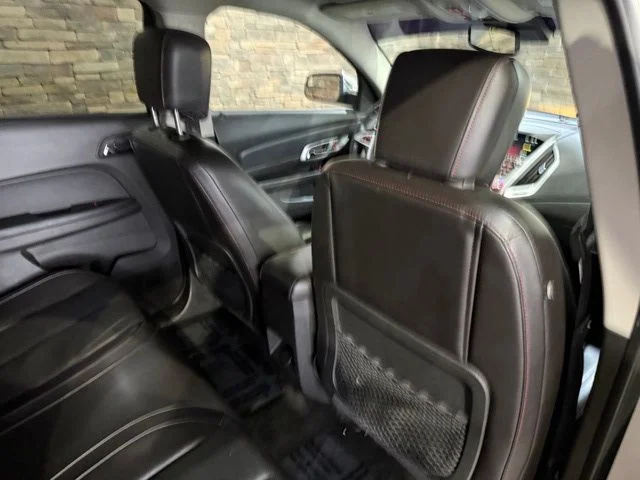 Used 2014 Champagne Silver Metallic GMC SLT-1 image 31