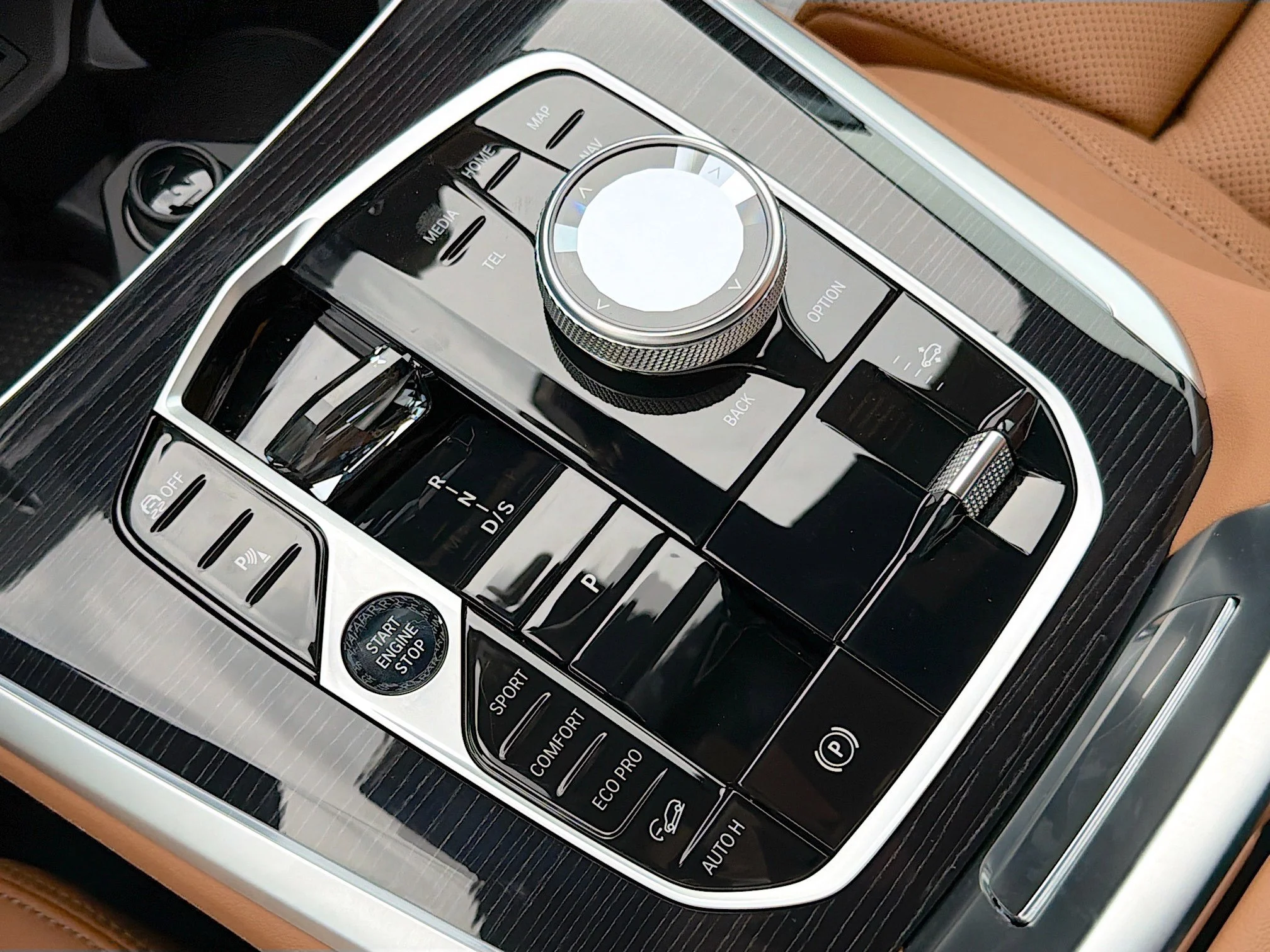 New 2026 Black Sapphire Metallic BMW xDrive40i image 29