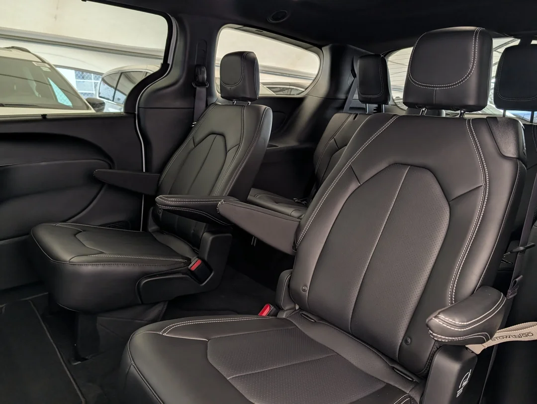 New 2027 White Chrysler Select - - AWD - 3.6L Pentastar V6 - Safety Sphere Pkg - Power Sunroof & More! image 27