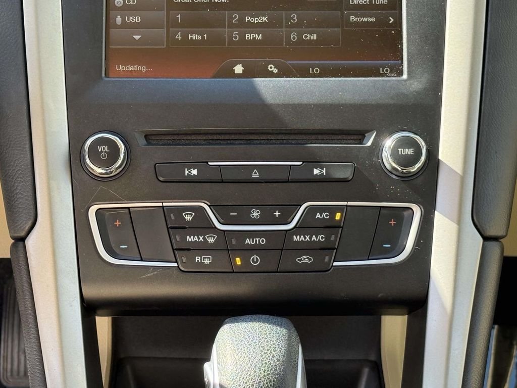 Used 2016 White Ford SE image 18