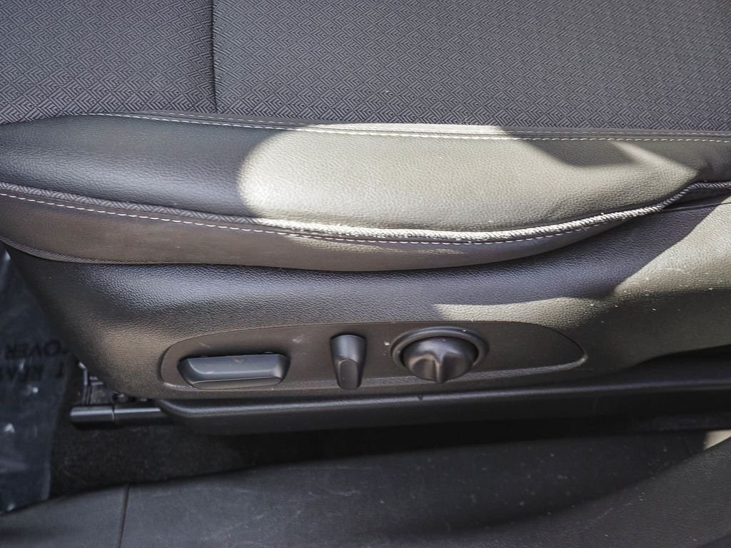 Used 2023 White Buick Select image 19