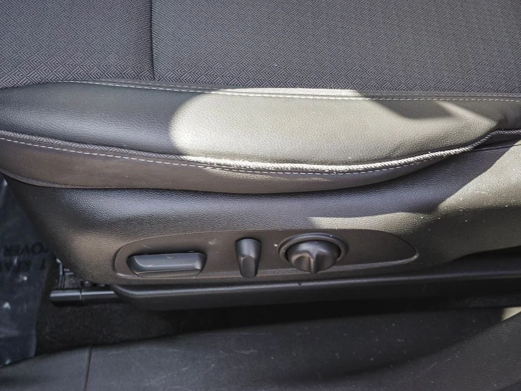 Used 2023 White Buick Select image 19