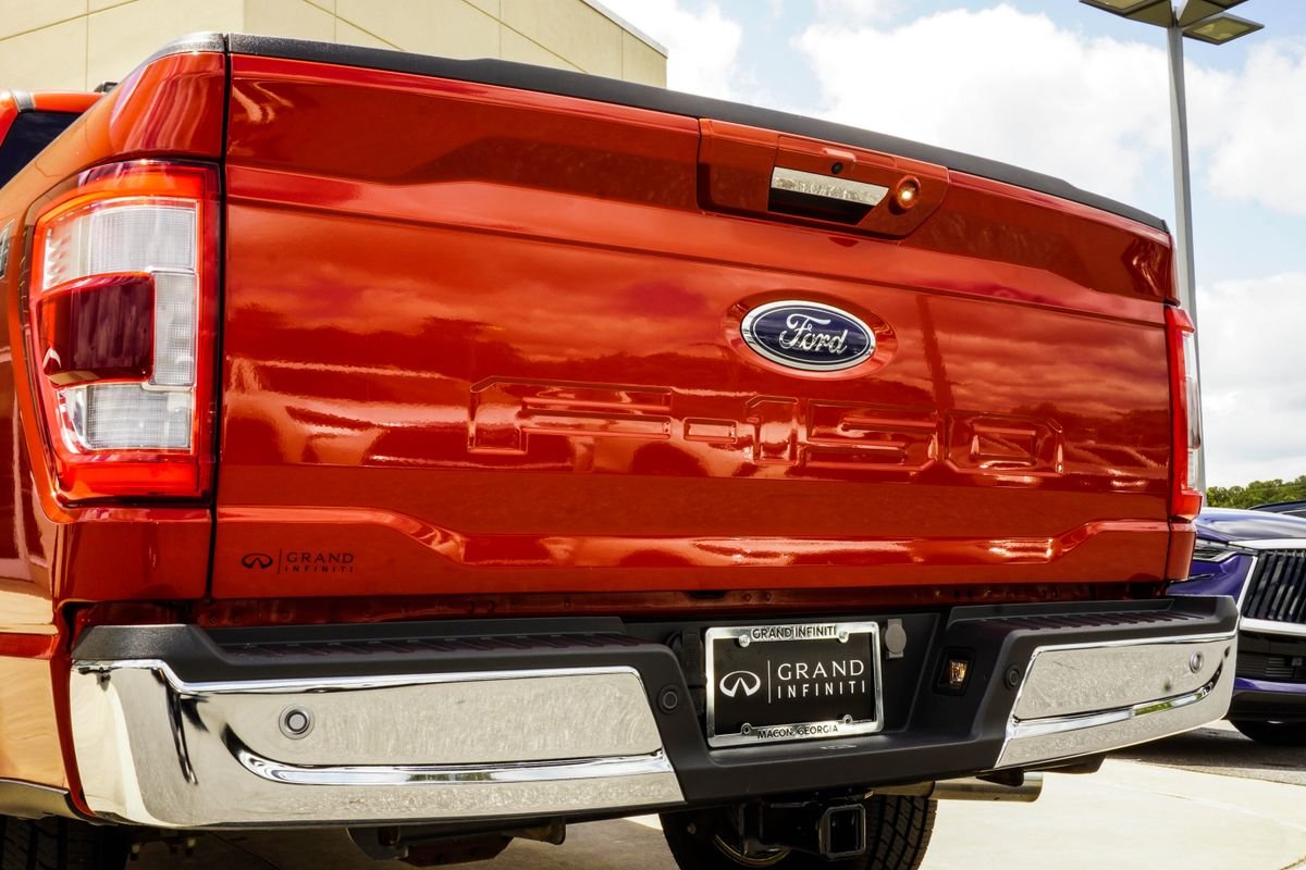 Used 2023 Red Ford Lariat image 13