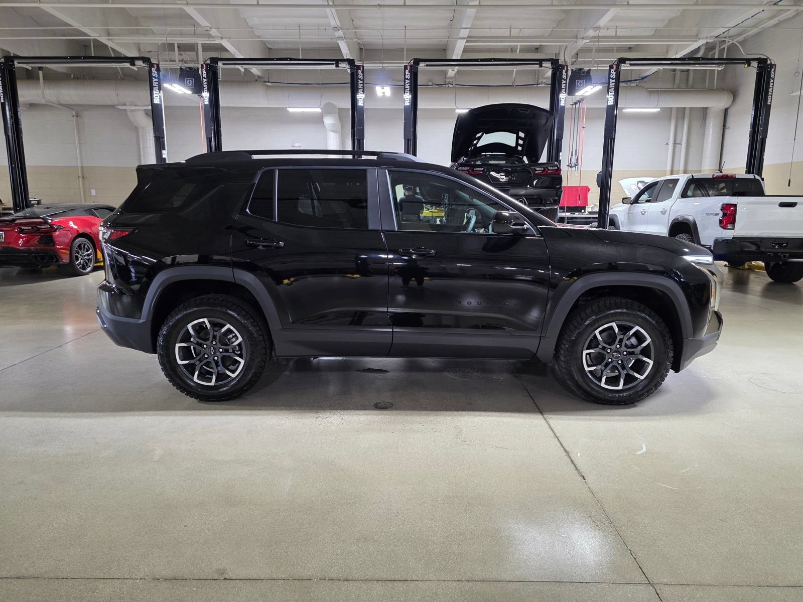 New 2027 Mosaic Black Metallic Chevrolet ACTIV image 8
