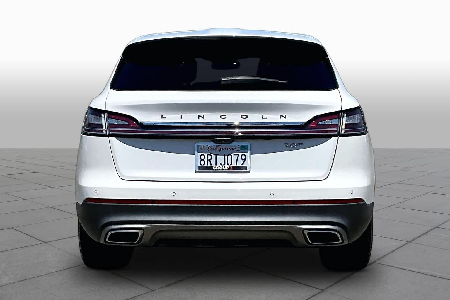 Used 2020 Pristine White Lincoln Standard image 4