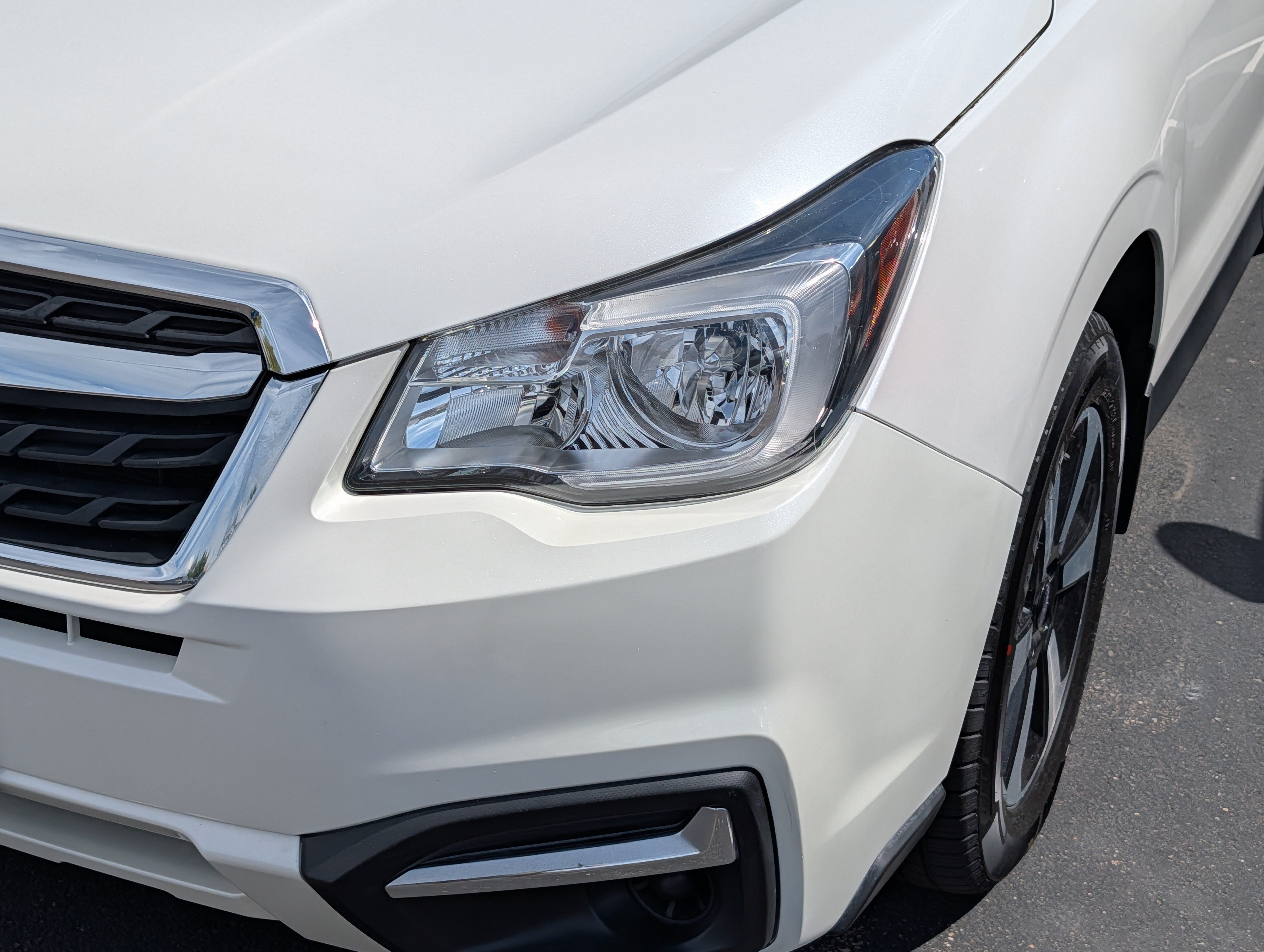Used 2018 Crystal White Pearl Subaru Premium image 16