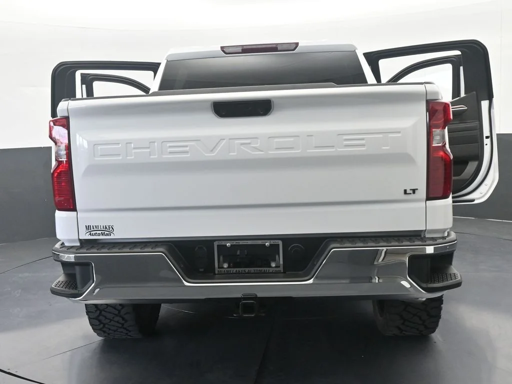 Used 2026 Summit White Chevrolet LT image 76