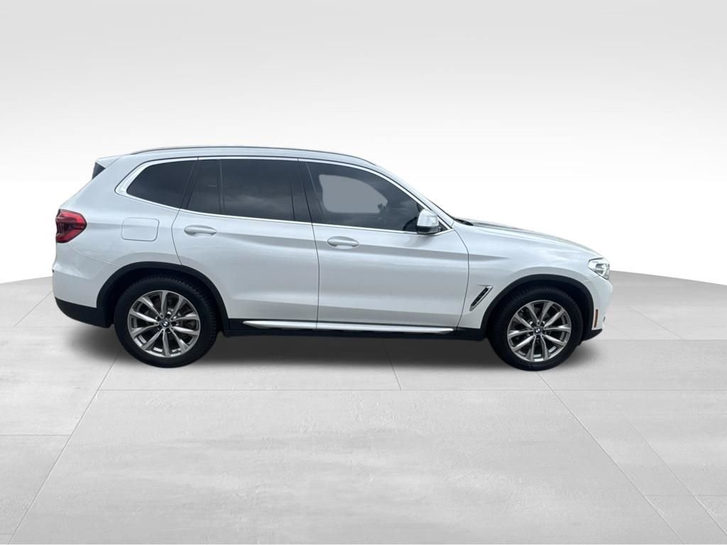 Used 2019 White BMW xDrive30i image 2