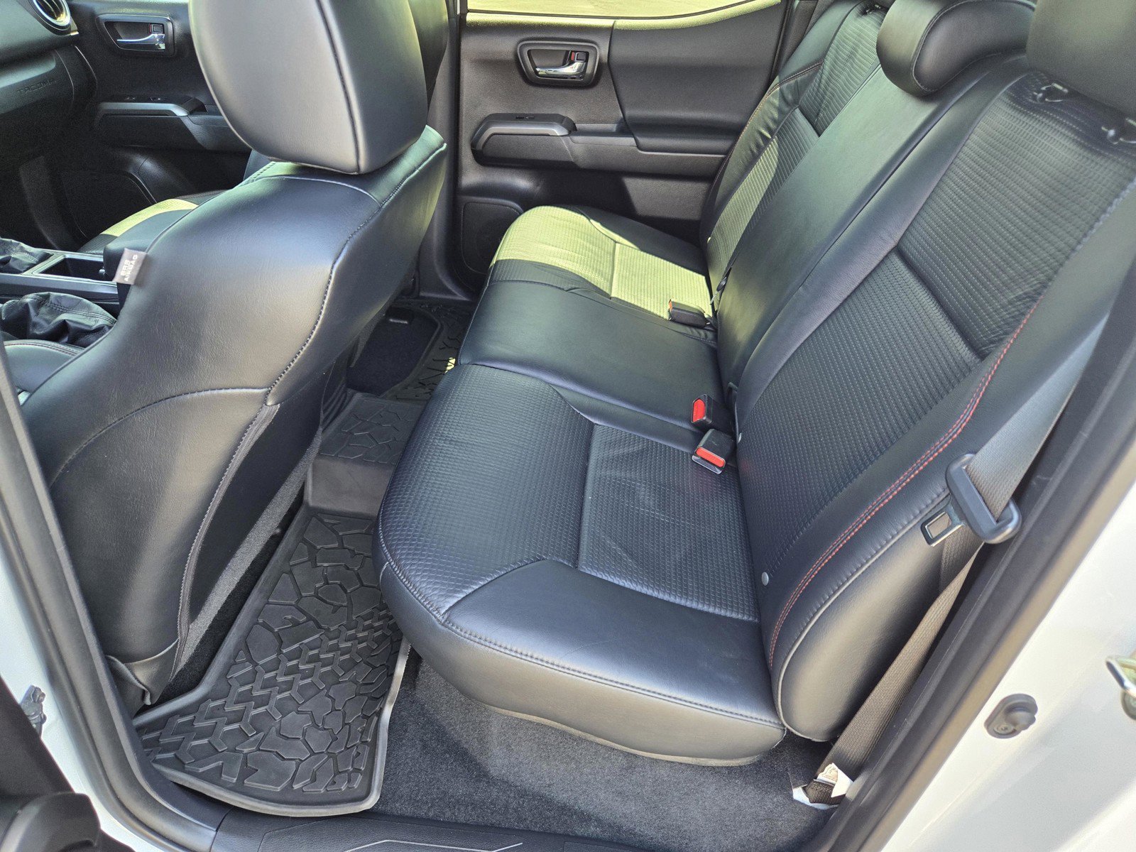 Certified Used 2020 White Toyota  image 10