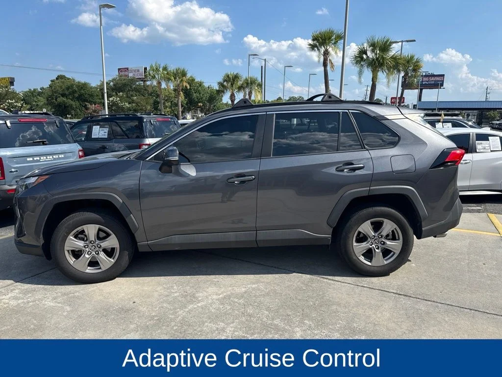 Used 2022 Magnetic Gray Metallic Toyota XLE image 5