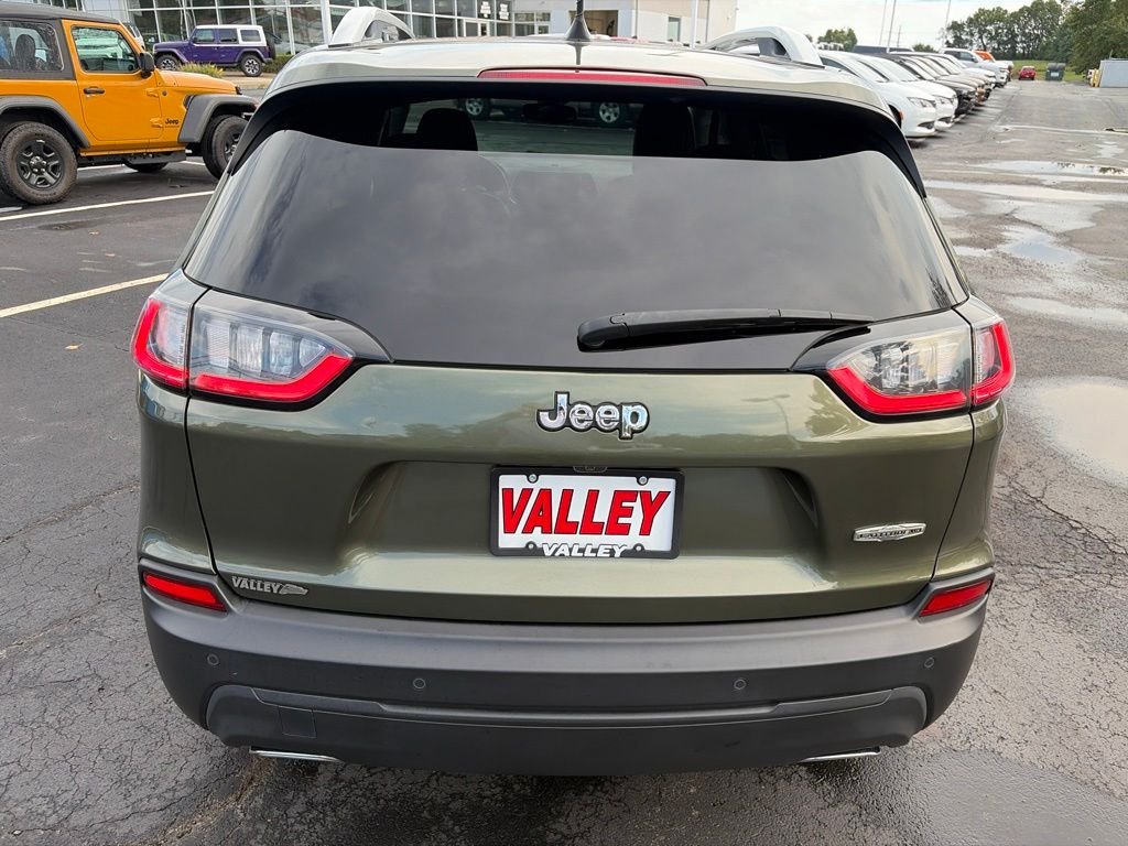 Used 2021 Green Jeep Latitude Lux image 6