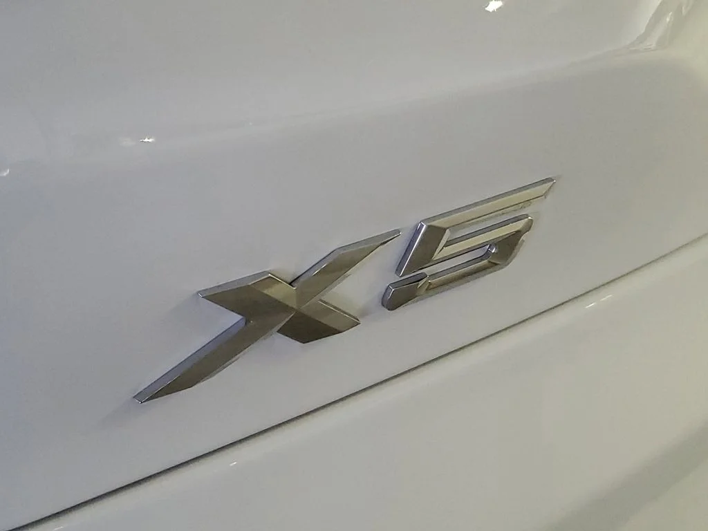 New 2026 Alpine White BMW sDrive40i image 6