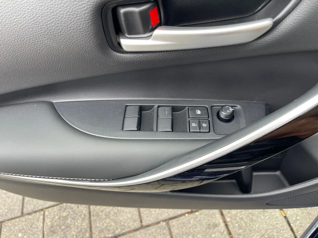 2026 Toyota Corolla XLE - Photo 18