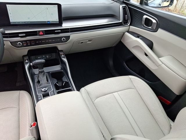 Used 2024 Black Kia S image 16