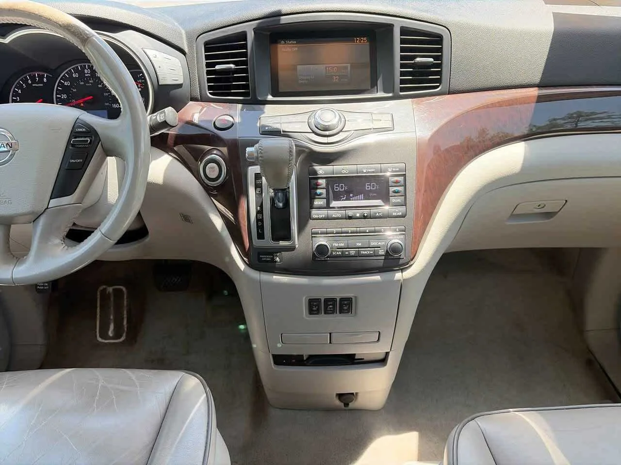 Used 2012 Platinum Graphite Nissan SL image 12