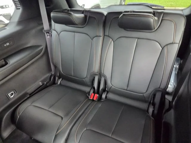 New 2026 Diamond Black Crystal Pearl-Coat Exterior Paint Jeep 85th Anniversary Edition image 6