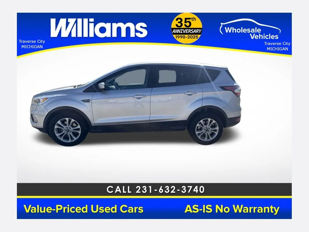 Used 2017 Ingot Silver Ford SE image 1