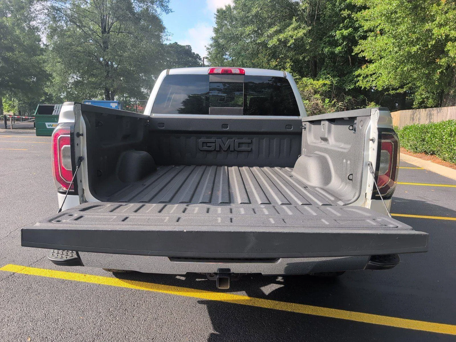 Used 2018 Quicksilver Metallic GMC SLT image 5
