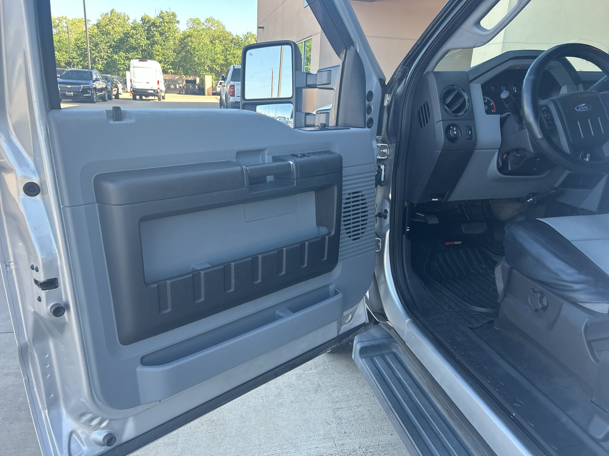 Used 2016 Ingot Silver Metallic Ford XL image 19