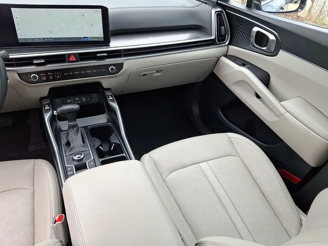 Used 2024 Black Kia S image 16