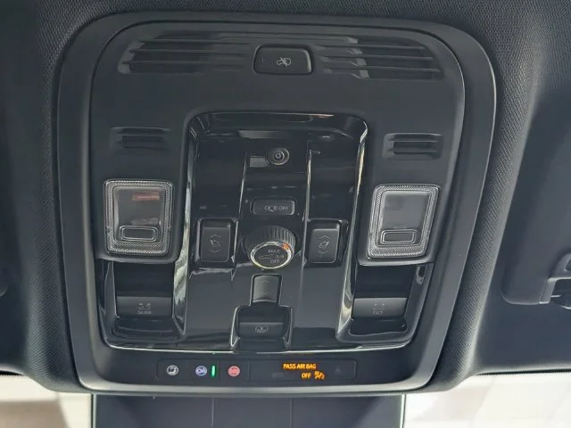 New 2027 Polar White Tricoat Chevrolet High Country image 24