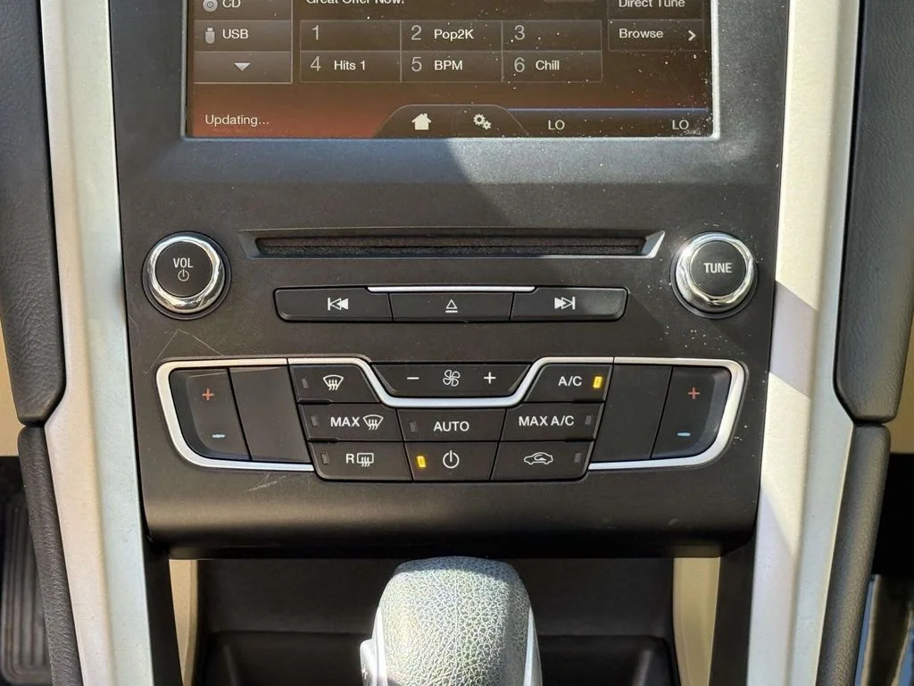Used 2016 White Ford SE image 18