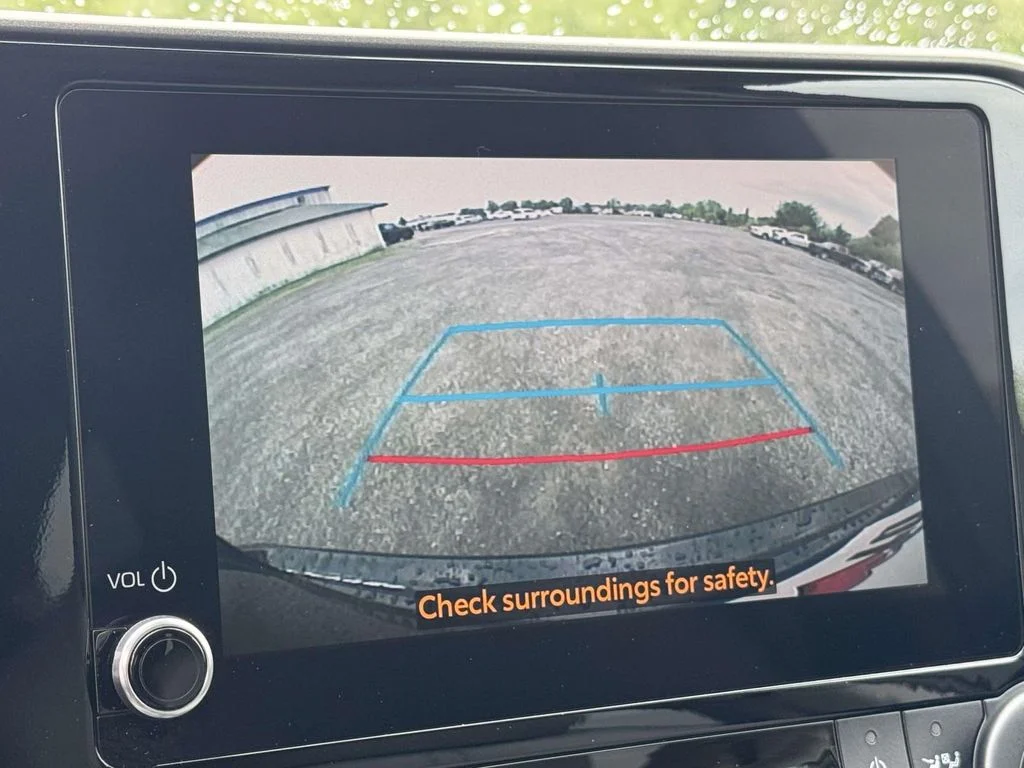 Used 2023  Toyota XLE image 19