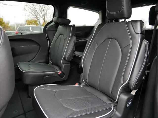 New 2026 Bright White Clearcoat Chrysler Limited image 10