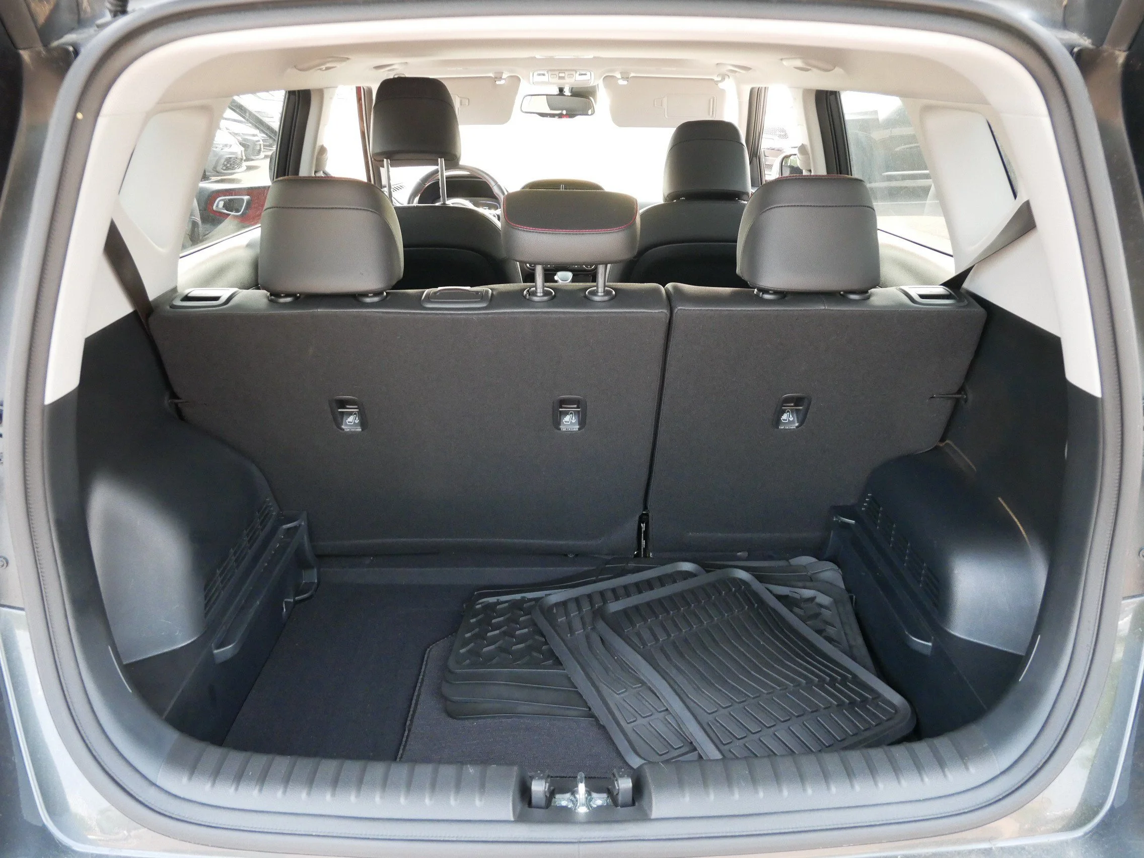 Used 2023 Gravity Gray Kia GT-Line image 17