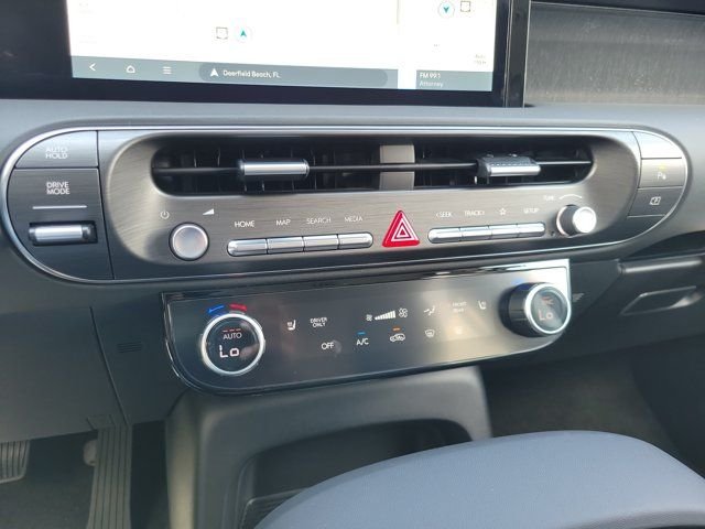 New 2026 White Hyundai Blue SEL 8P image 16