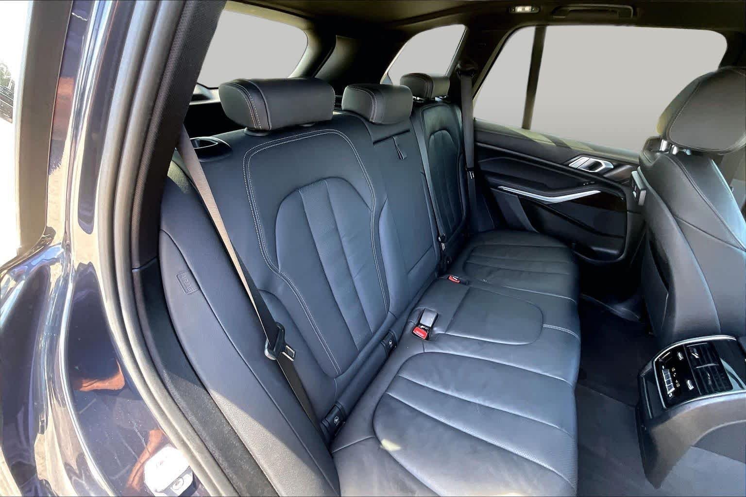 Used 2020 Arctic Gray Metallic BMW sDrive40i image 19