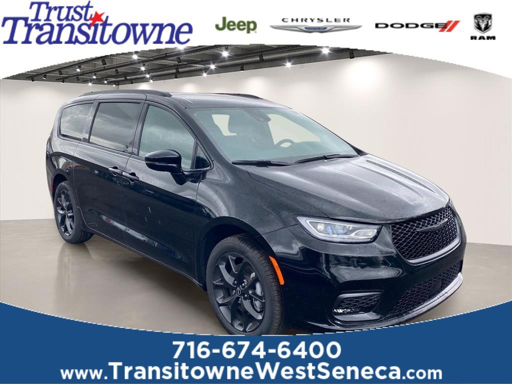 2026 Chrysler Pacifica Select AWD's photo