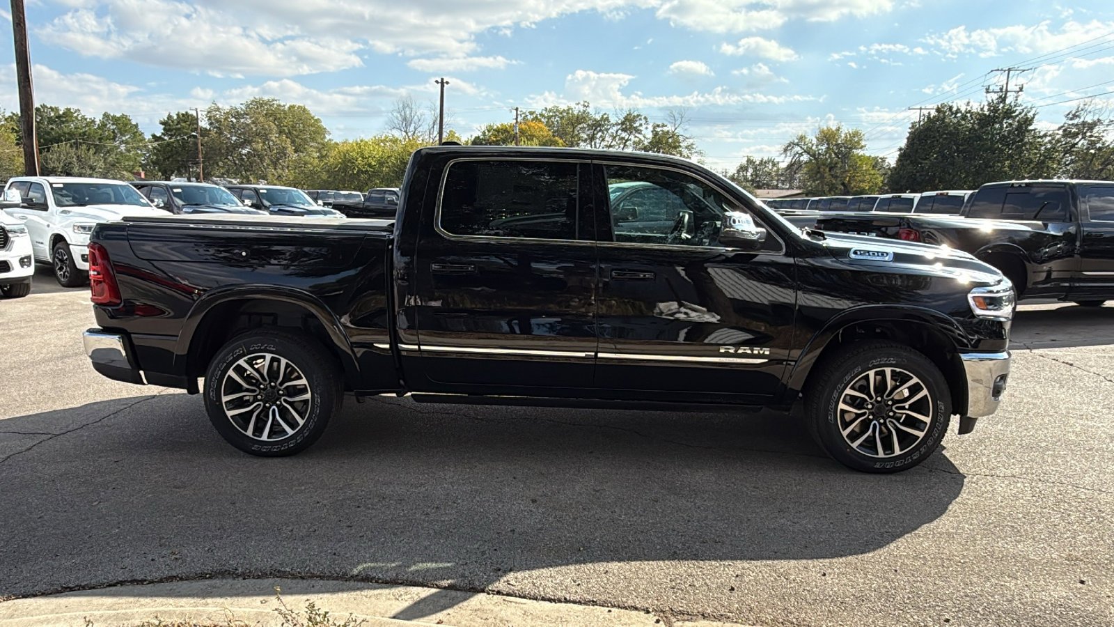 New 2026 Diamond Black Crystal Pearl-Coat Exterior Paint RAM Limited image 7