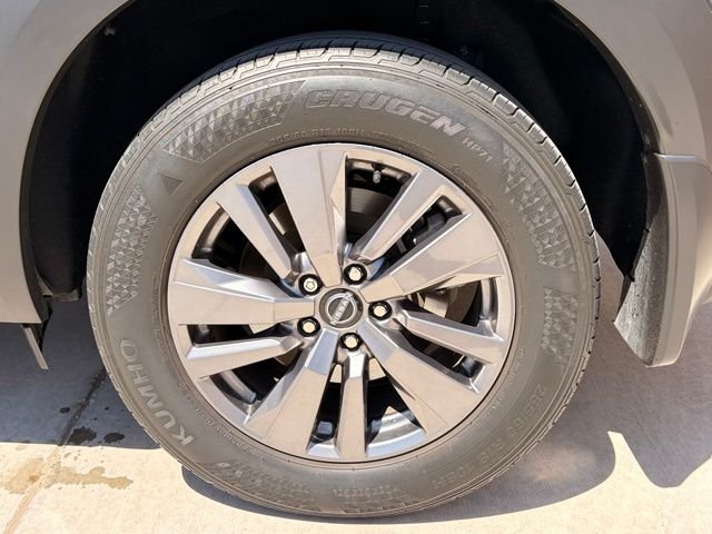 Used 2023 Gray Nissan S image 7
