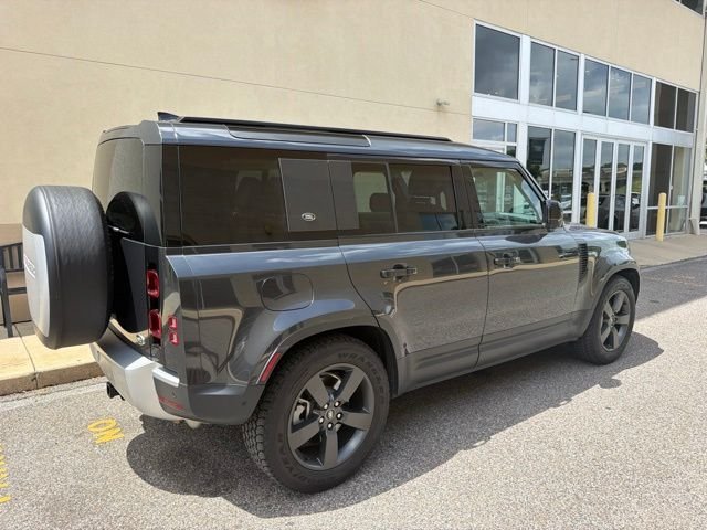 Certified Used 2023 Carpathian Gray Premium Metallic Land Rover SE image 4