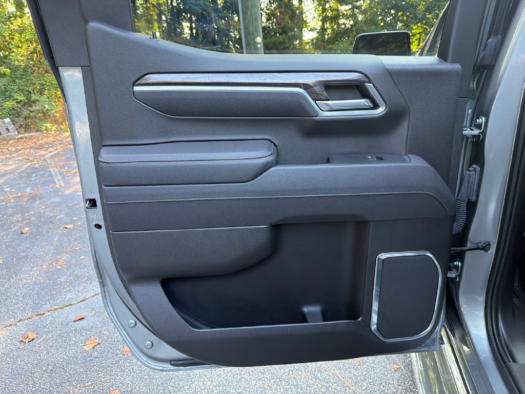 2025 Chevrolet Silverado 1500 LTZ - Photo 21