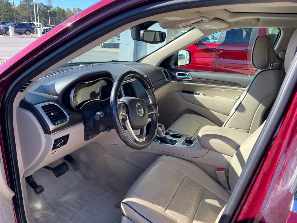 Used 2017 Red Jeep Overland image 4
