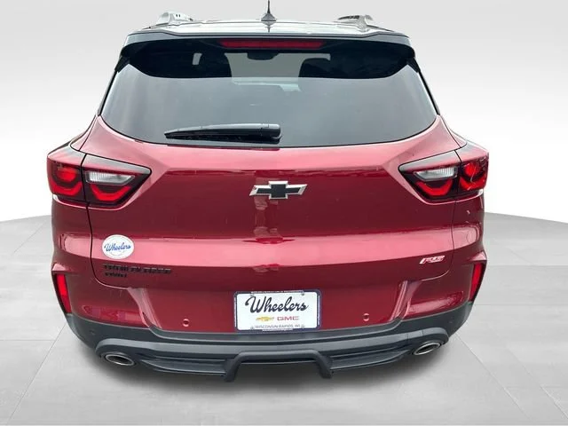 Used 2025 Crimson Metallic Chevrolet RS image 4