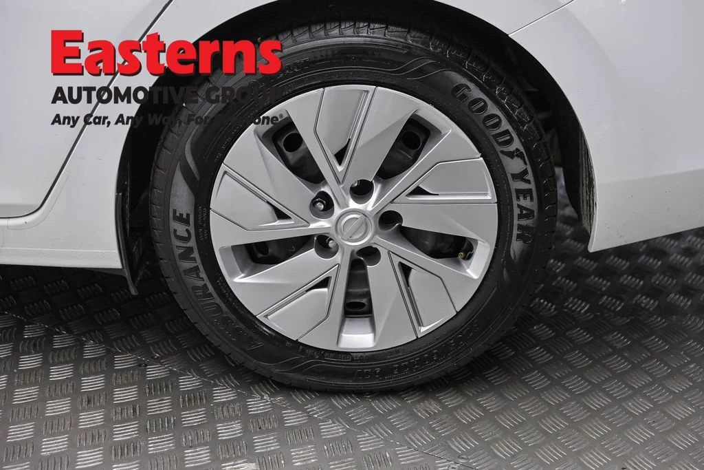 Used 2024 White Nissan S image 8